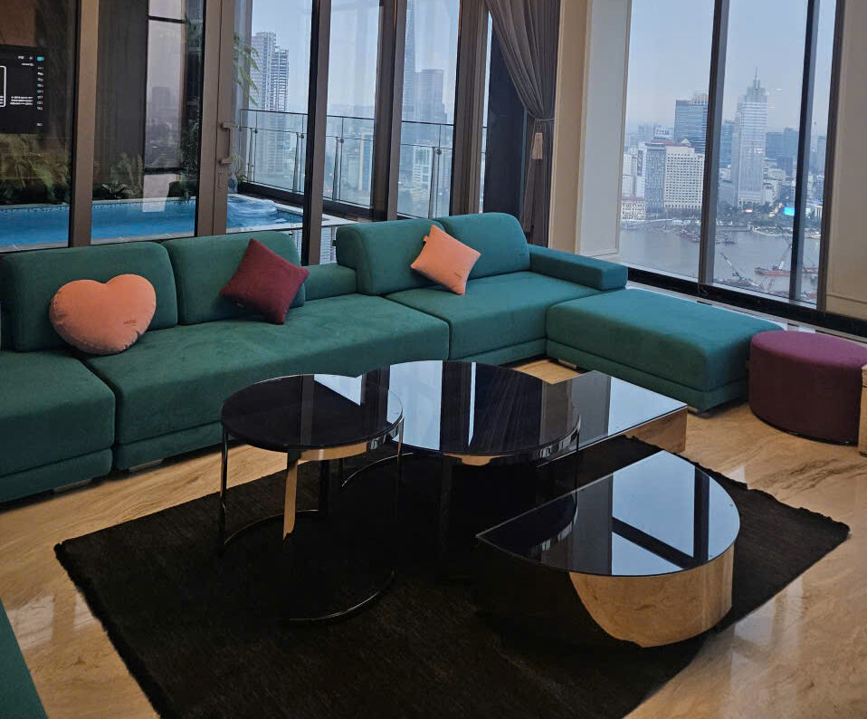 Thảm trang trí màu đen huyền bí